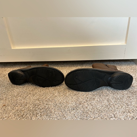 Merrell ankle boots. Brown, size 9 - Picture 6 of 7